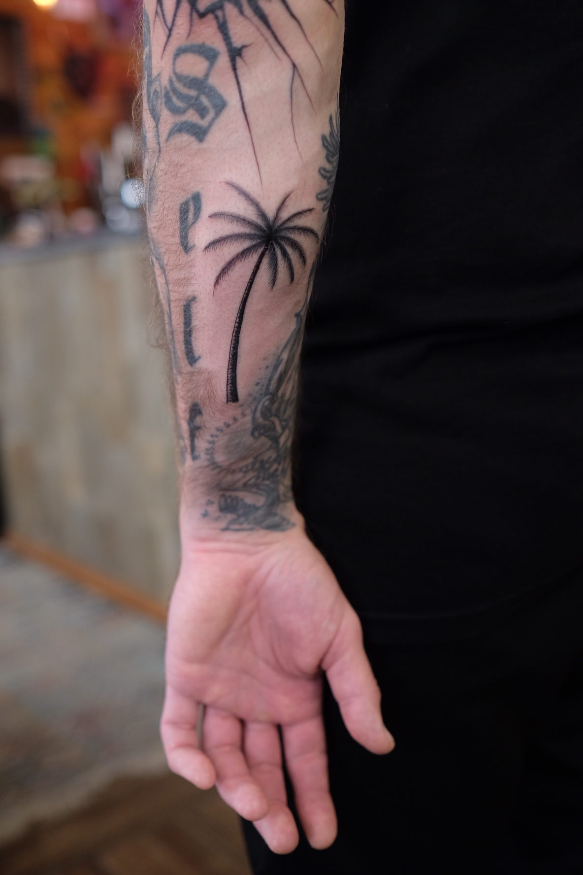 malenkoe-tattoo-na-ruke-palma-cheranya